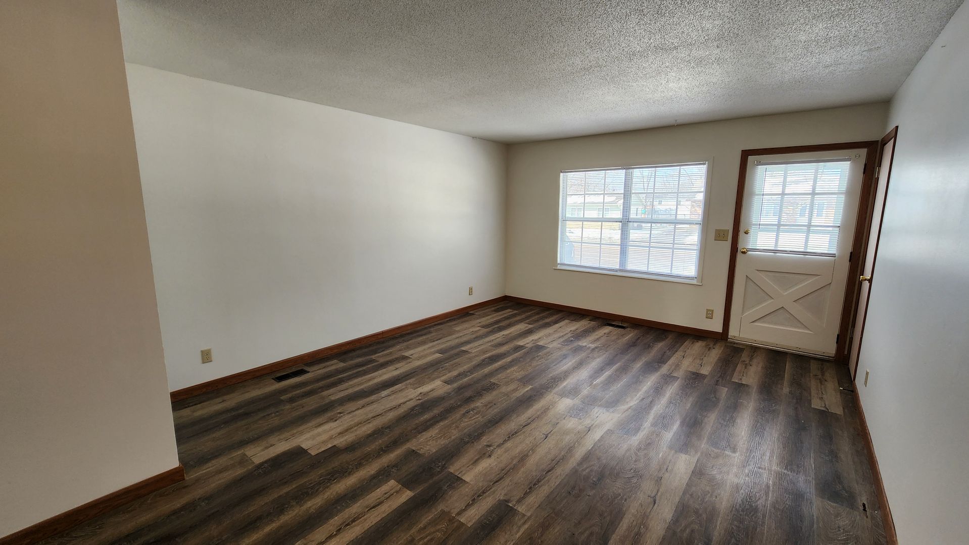 Onalaska Apartment: 620 Sand Lake Road