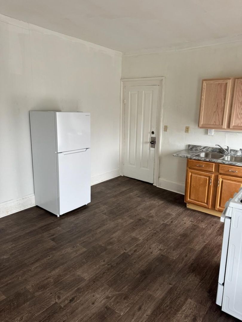 La Crosse Apartment: 926 Main St.