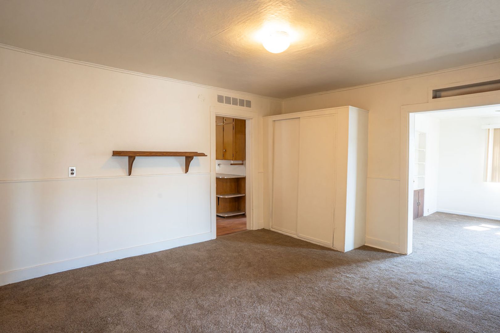 La Crosse Apartment: 1227 Green Bay Street