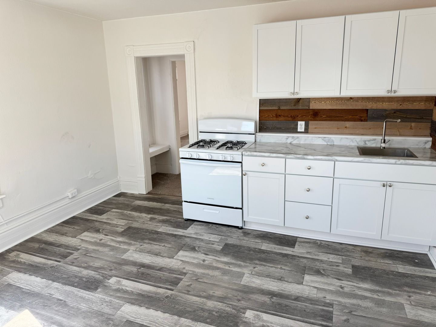 La Crosse Apartment: 1001 Johnson Street