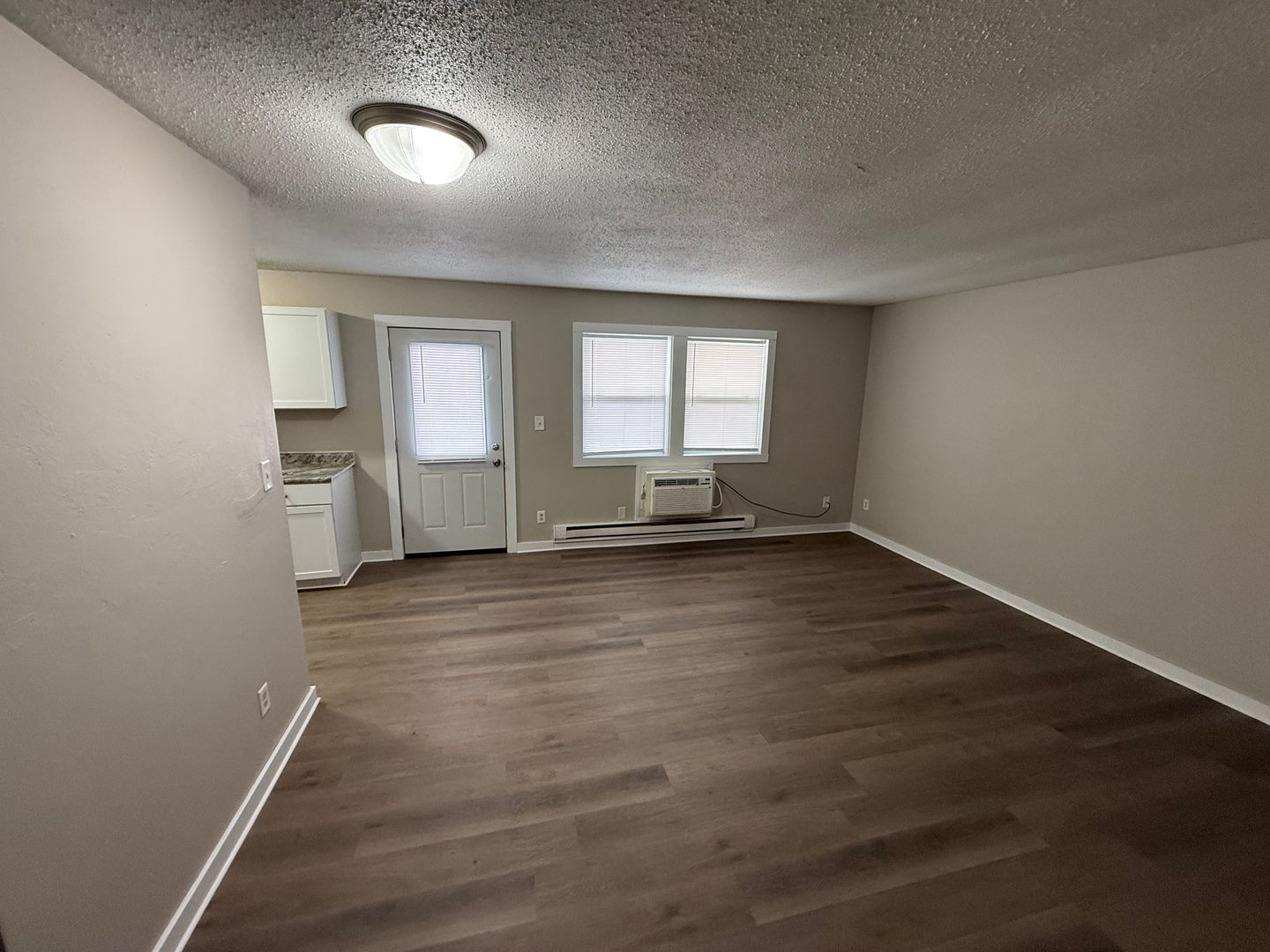 La Crosse Apartment: 1016 Charles Street