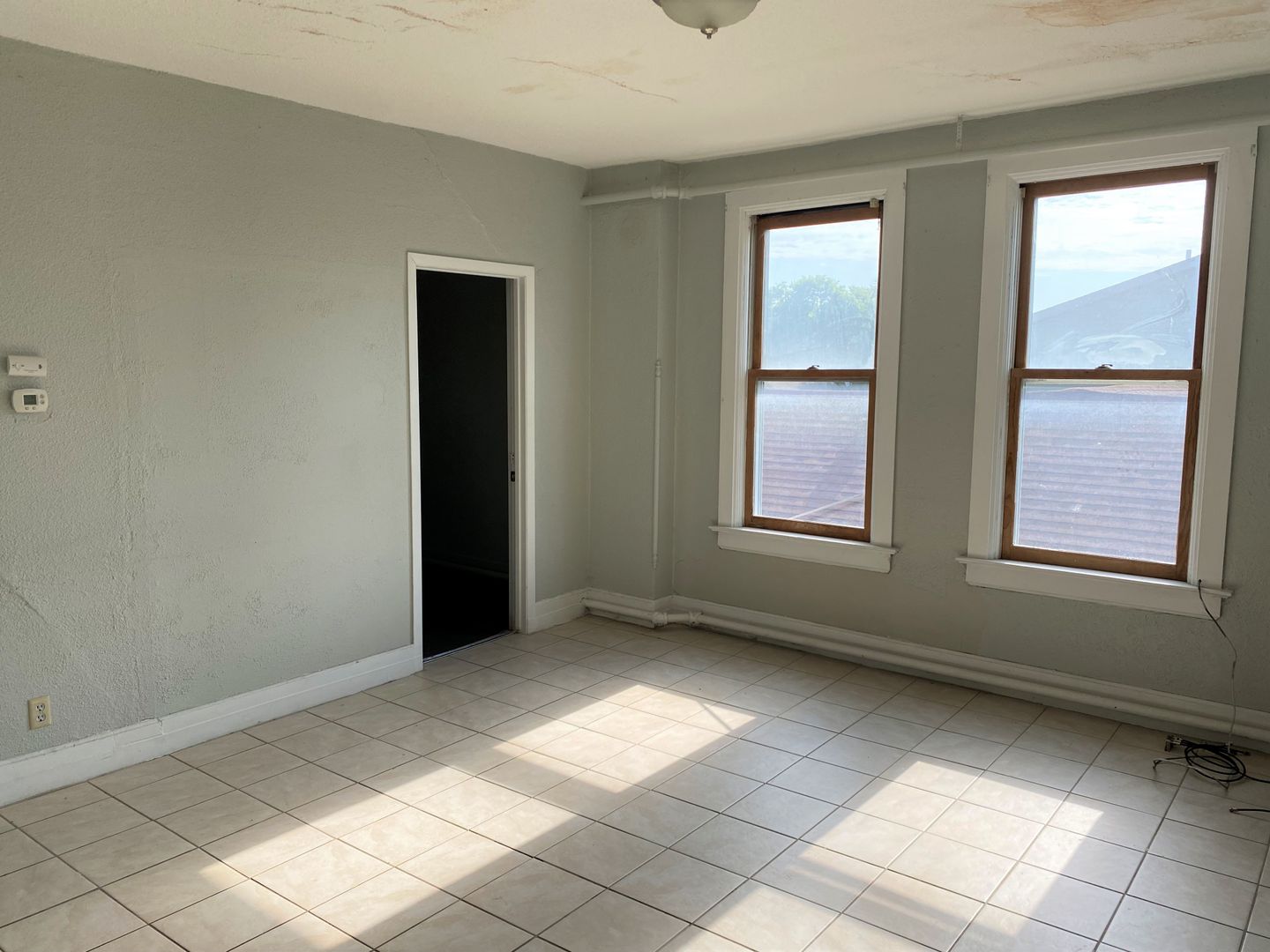 Winona Apartment: 920 W. 5th St.