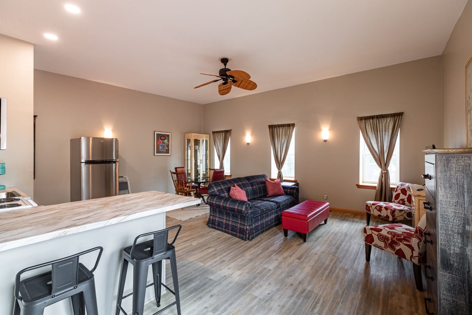 De Soto Apartment: 314 Main Street