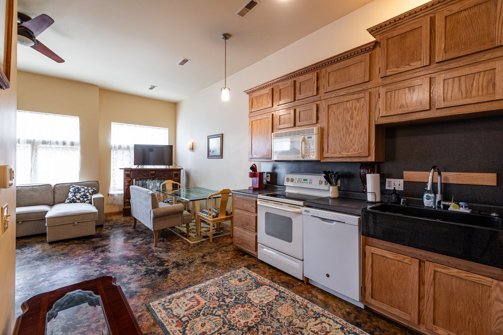 De Soto Apartment: 314 Main Street