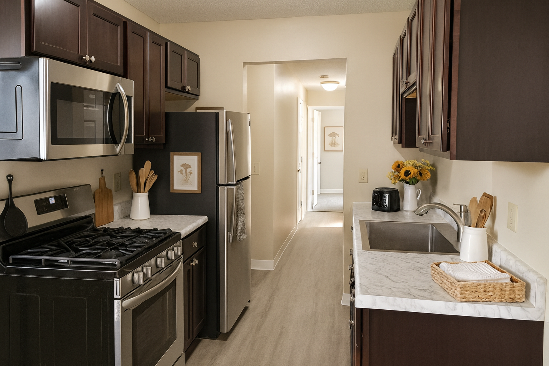 Robbinsdale Apartment: 4259 W. Broadway