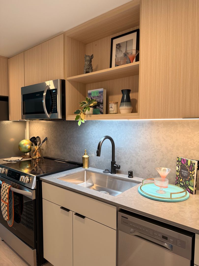 San Diego Apartment: 3660 Reynard Way