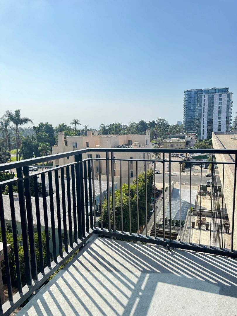San Diego Apartment: 3067 5th Ave.