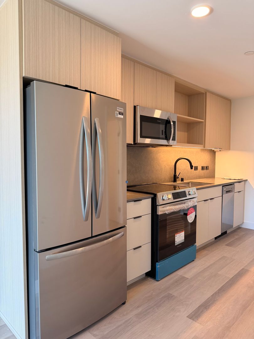 San Diego Apartment: 3660 Reynard Way