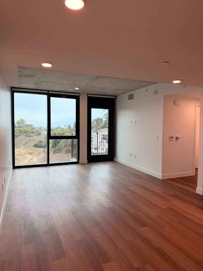 San Diego Apartment: 3660 Reynard Way