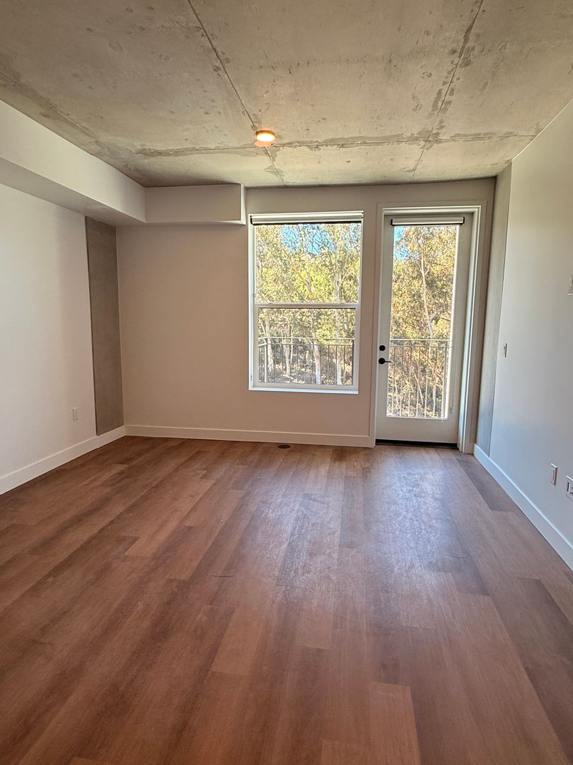 San Diego Apartment: 3660 Reynard Way