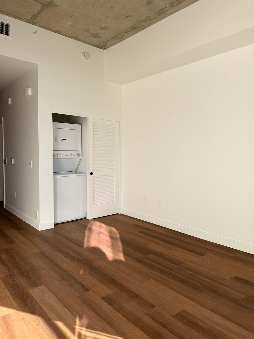 San Diego Apartment: 3660 Reynard Way
