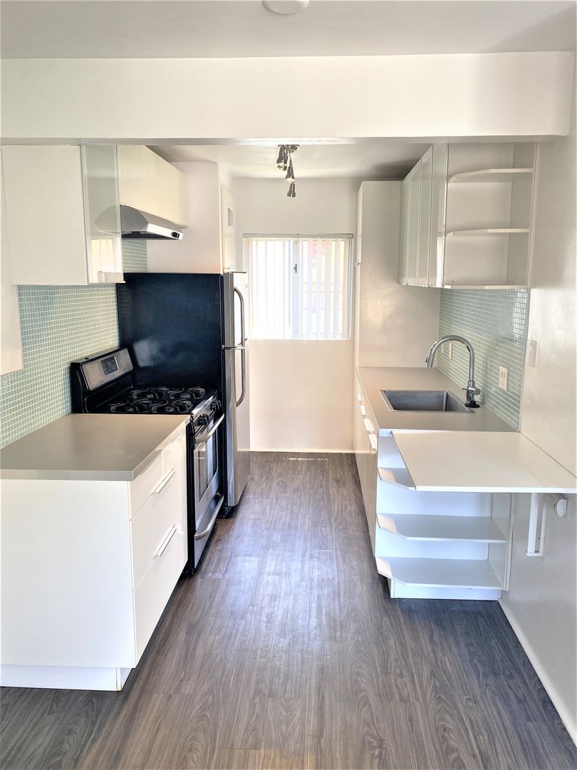 San Diego Apartment: 3533 6th Ave