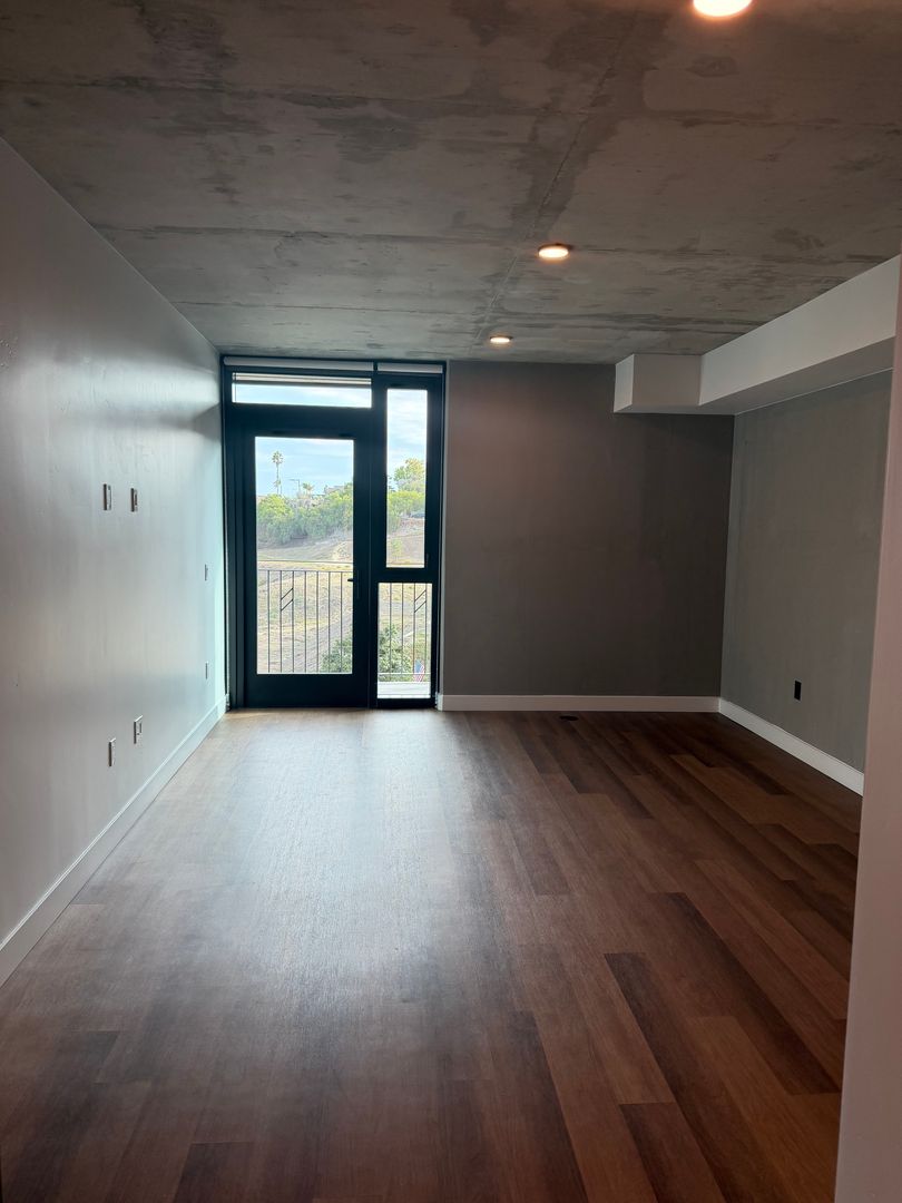 San Diego Apartment: 3660 Reynard Way