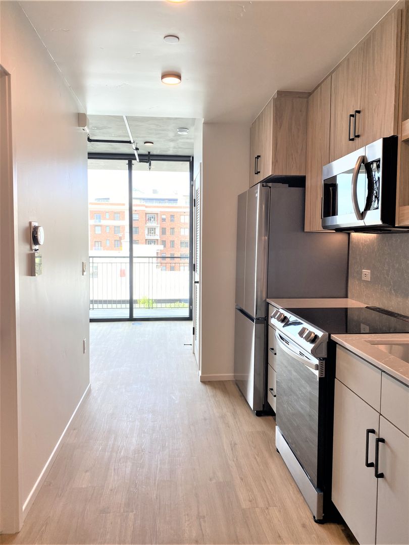 San Diego Apartment: 3067 5th Ave.