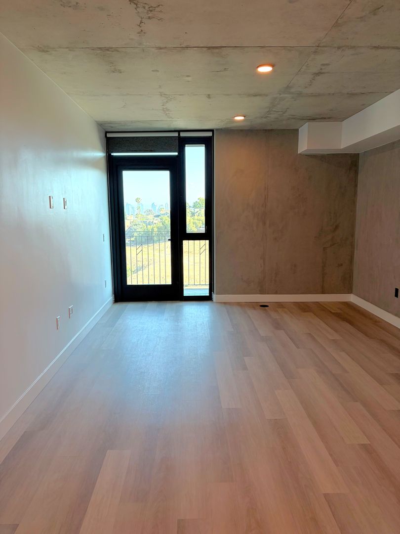 San Diego Apartment: 3660 Reynard Way