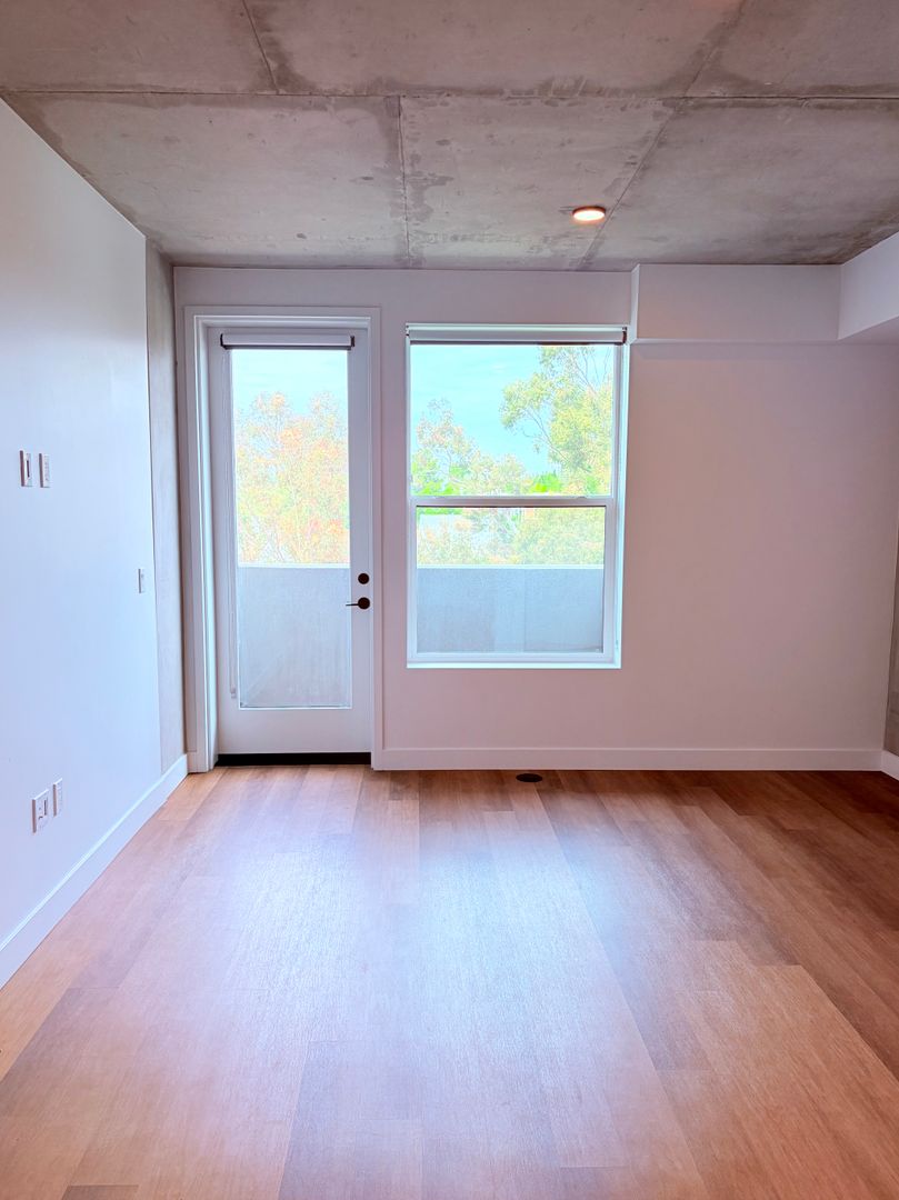 San Diego Apartment: 3660 Reynard Way