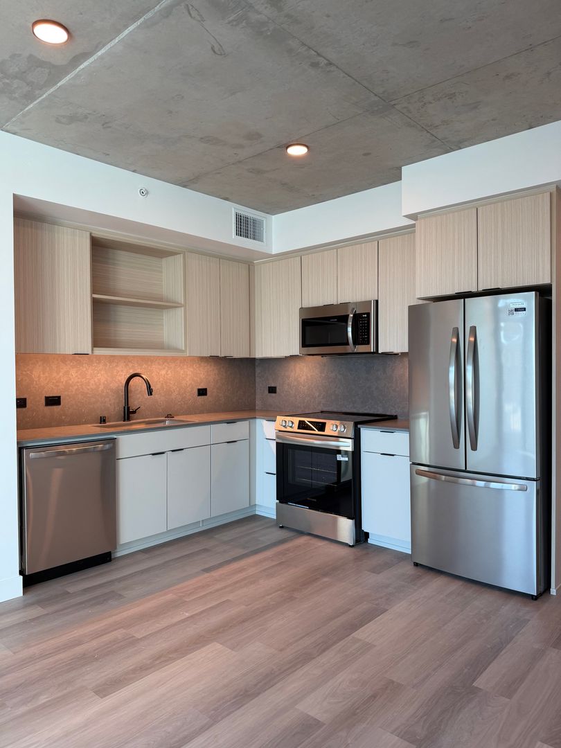San Diego Apartment: 3660 Reynard Way