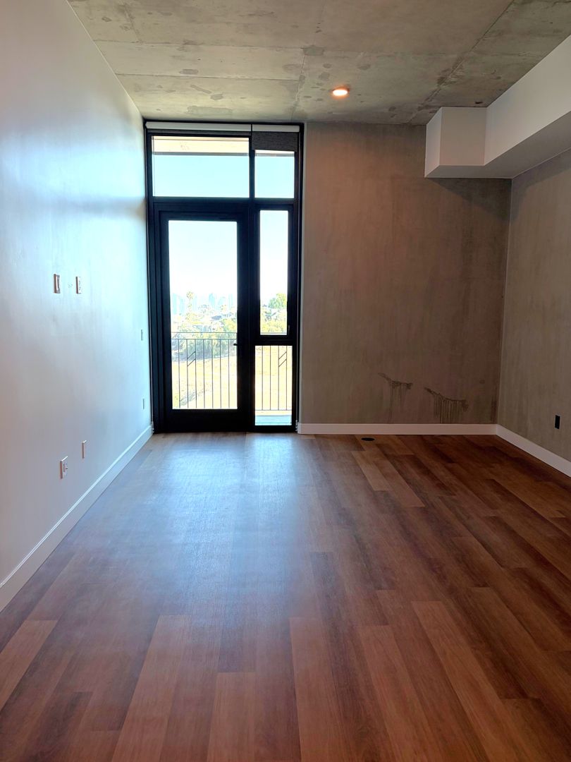 San Diego Apartment: 3660 Reynard Way