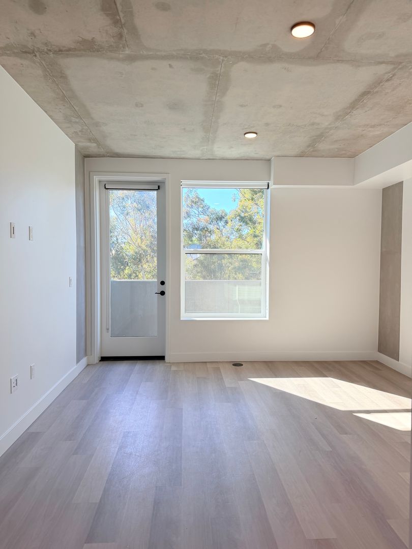 San Diego Apartment: 3660 Reynard Way