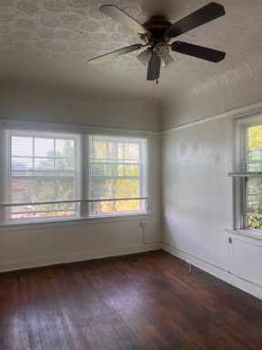 ONE MONTH FREE! STUDIO AVAILABLE! GATED, LAUNDRY ON-SITE, GREAT AREA! WOW! – photo 1