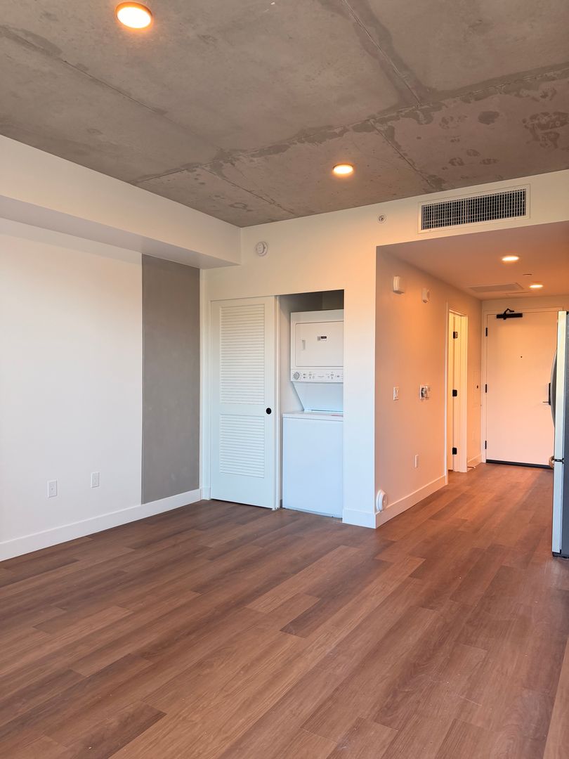 San Diego Apartment: 3660 Reynard Way