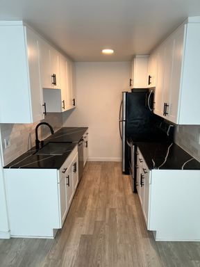 1B1B IN NORTH PARK - PARKING, LAUNDRY IN-UNIT, BALCONY, DISHWASHER, PETS WELCOME! – photo 1