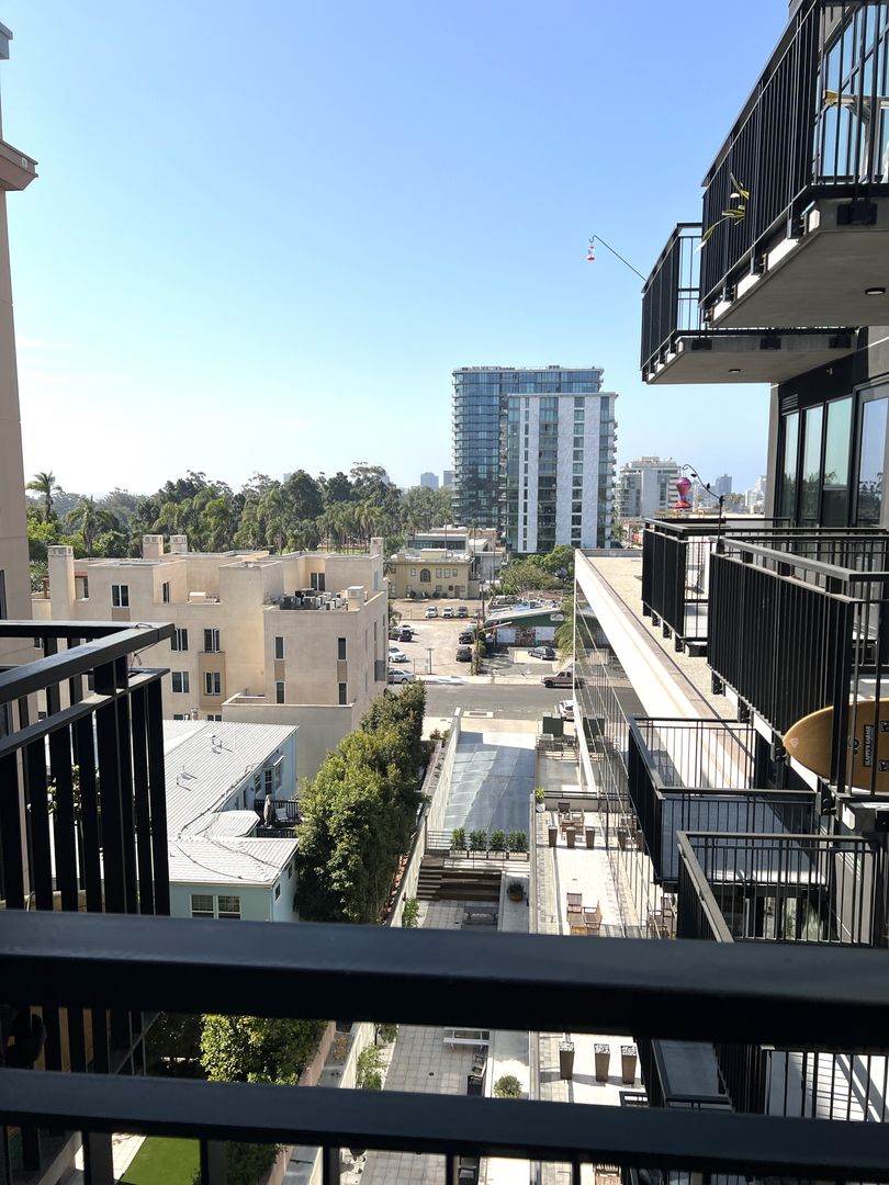 San Diego Apartment: 3067 5th Ave.