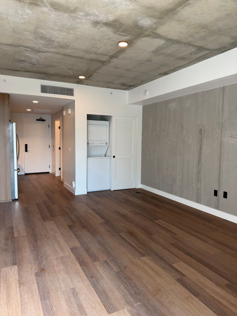 San Diego Apartment: 3660 Reynard Way