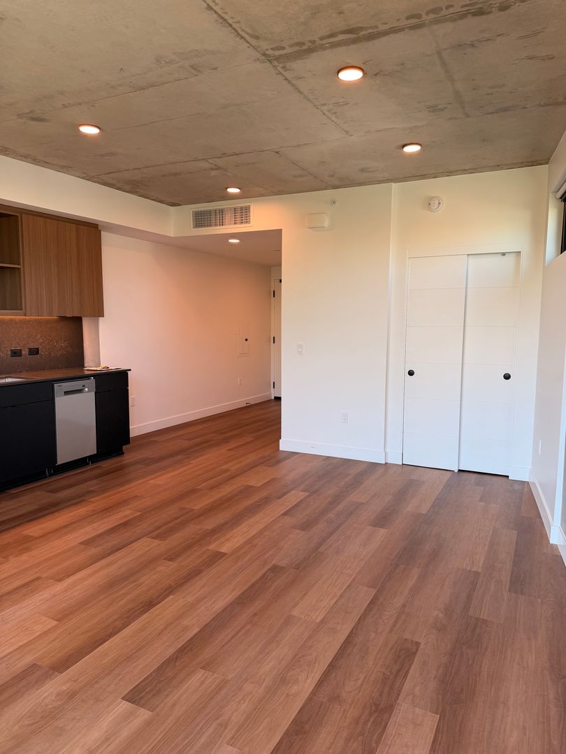 San Diego Apartment: 3660 Reynard Way