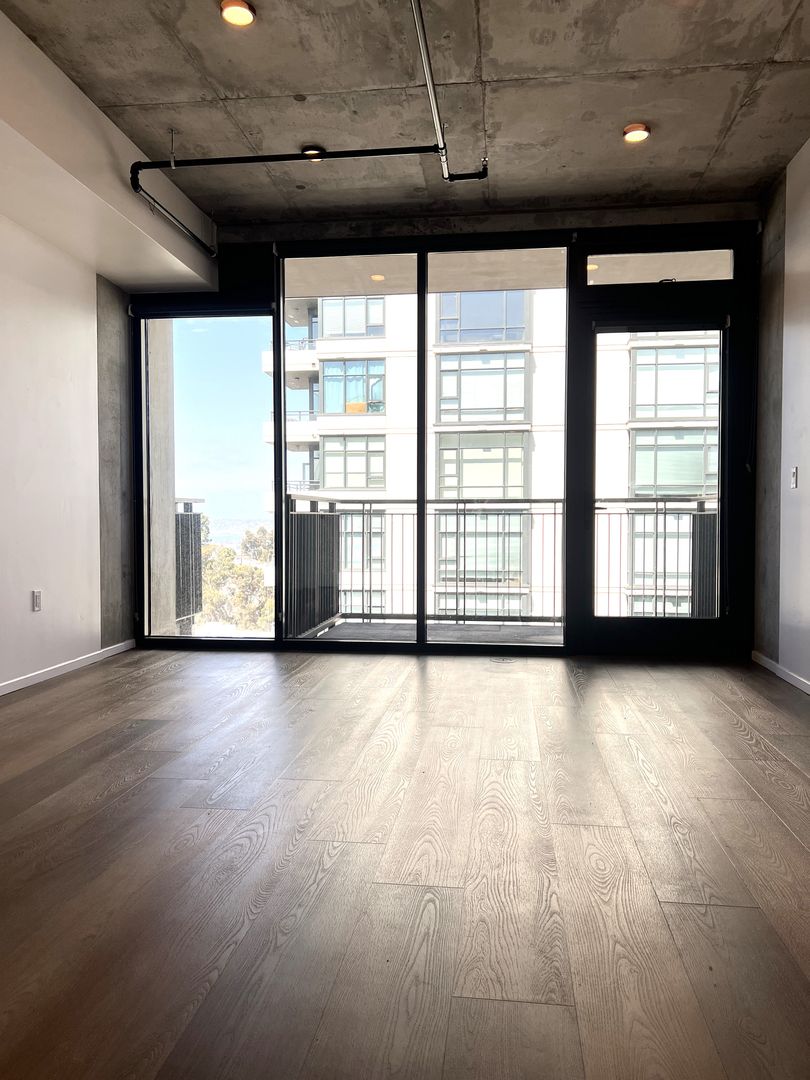 San Diego Apartment: 3067 5th Ave.