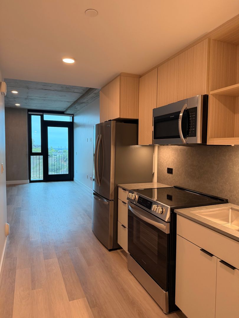 San Diego Apartment: 3660 Reynard Way