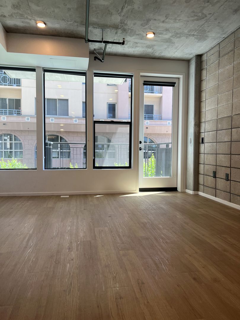 San Diego Apartment: 3067 5th Ave.