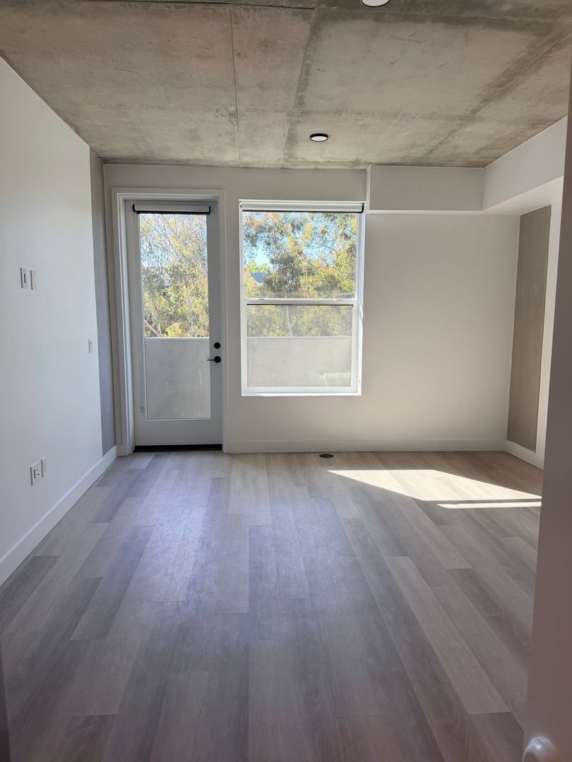 San Diego Apartment: 3660 Reynard Way