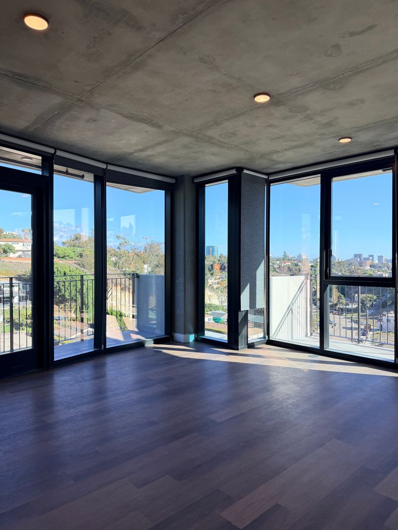 San Diego Apartment: 3660 Reynard Way