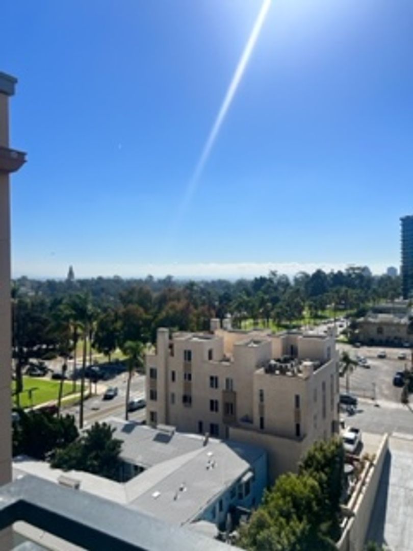 San Diego Apartment: 3067 5th Ave.