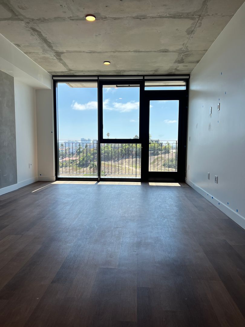 San Diego Apartment: 3660 Reynard Way