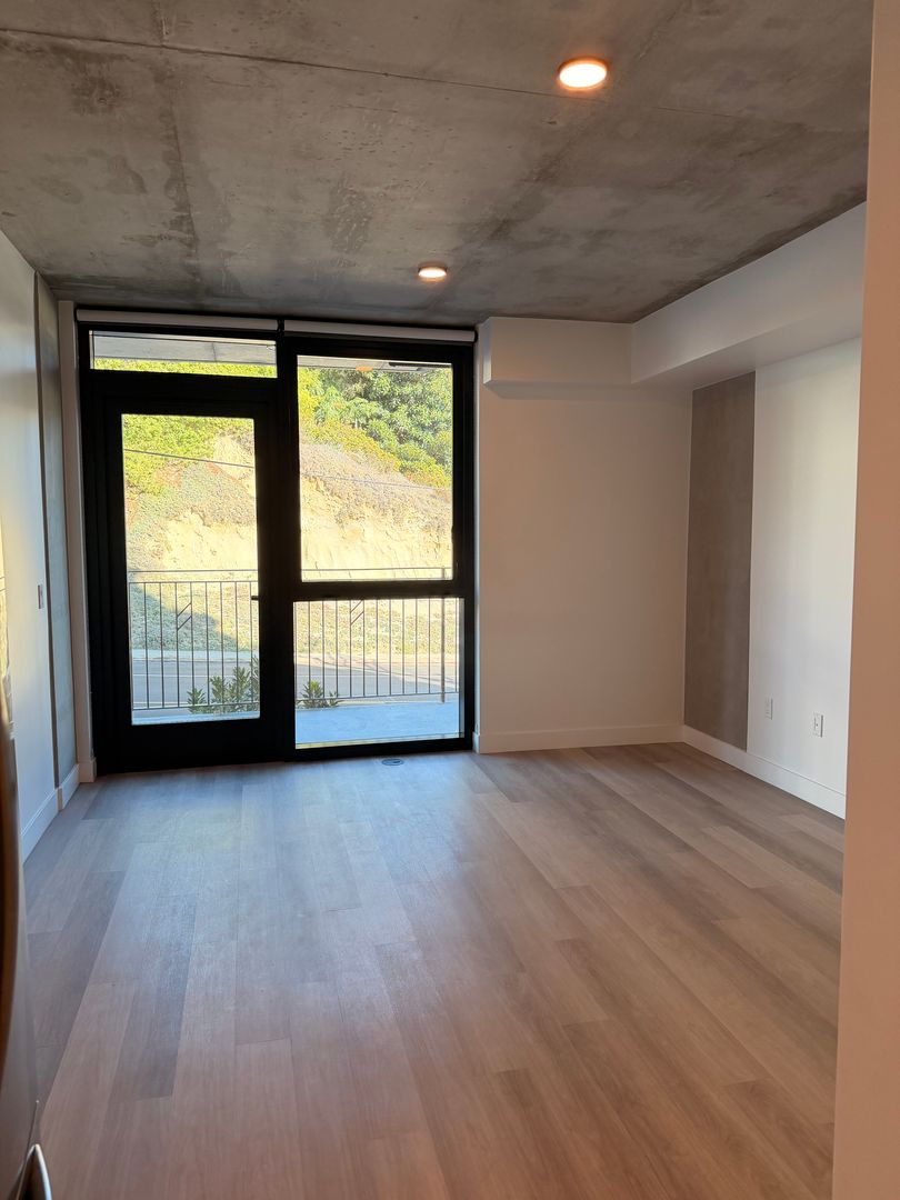 San Diego Apartment: 3660 Reynard Way