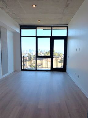 LUXURY PENTHOUSE STUDIO IN MISSION HILLS! 1/2 OFF FIRST MONTH'S RENT! LAUNDRY IN-UNIT, CENTRAL AC, PATIO BALCONY, PETS WELCOME, TOP FLOOR! – photo 1
