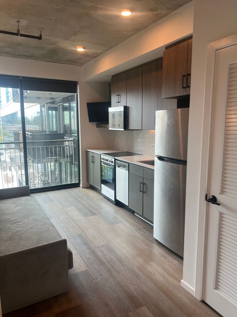 San Diego Apartment: 3067 5th Ave.