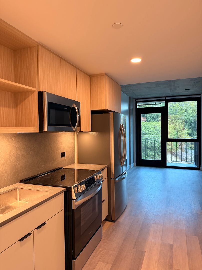 San Diego Apartment: 3660 Reynard Way