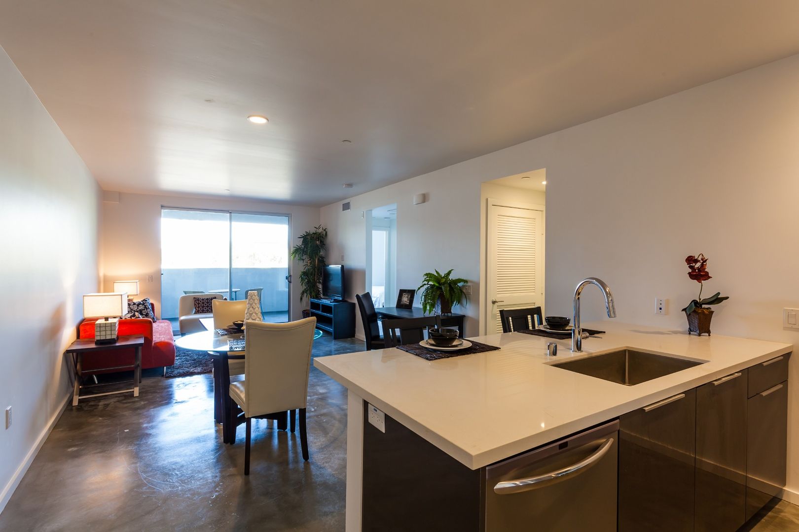 San Diego Apartment: 3805 Ingraham St