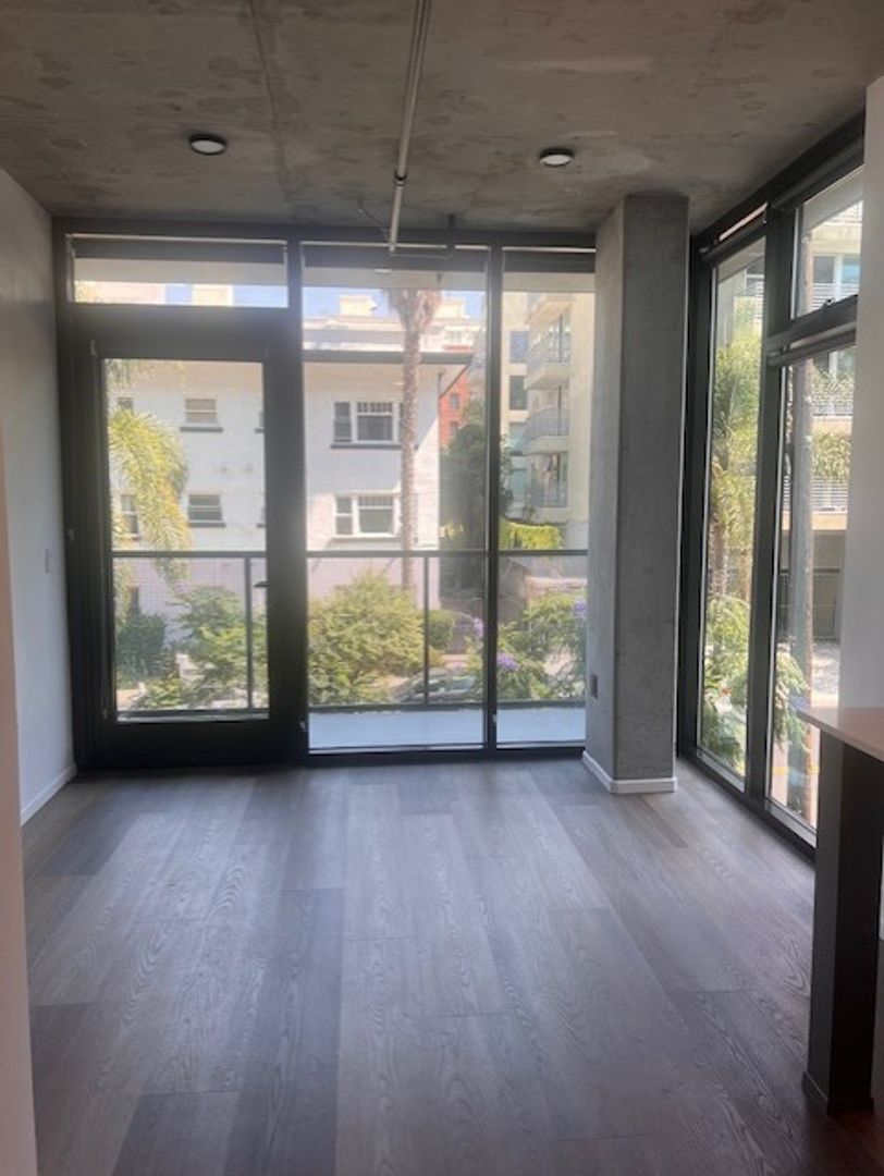 San Diego Apartment: 3067 5th Ave.