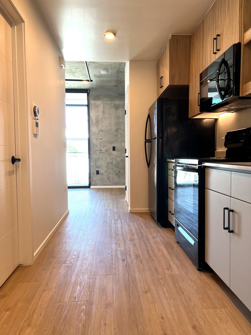 San Diego Apartment: 3067 5th Ave.