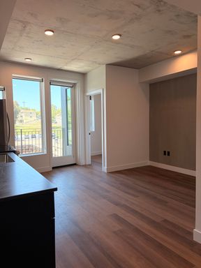 1 BED/1 BATH IN MISSION HILLS! 1/2 OFF FIRST MONTH'S RENT! LAUNDRY IN-UNIT, CENTRAL AC, PATIO BALCONY, PETS WELCOME! – photo 1