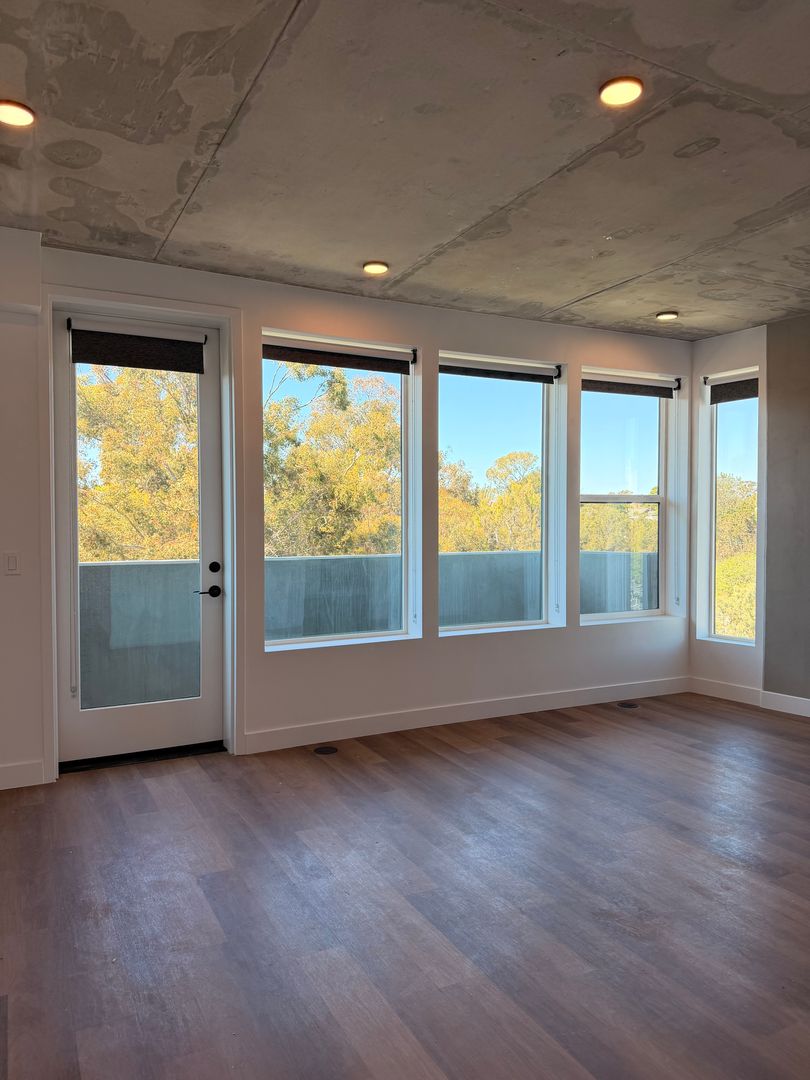 San Diego Apartment: 3660 Reynard Way