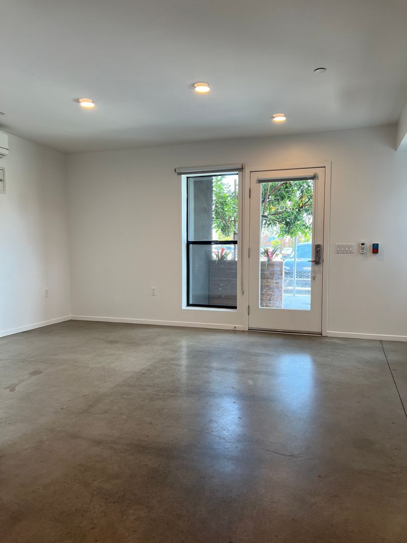 San Diego Apartment: 3233 Kemper St