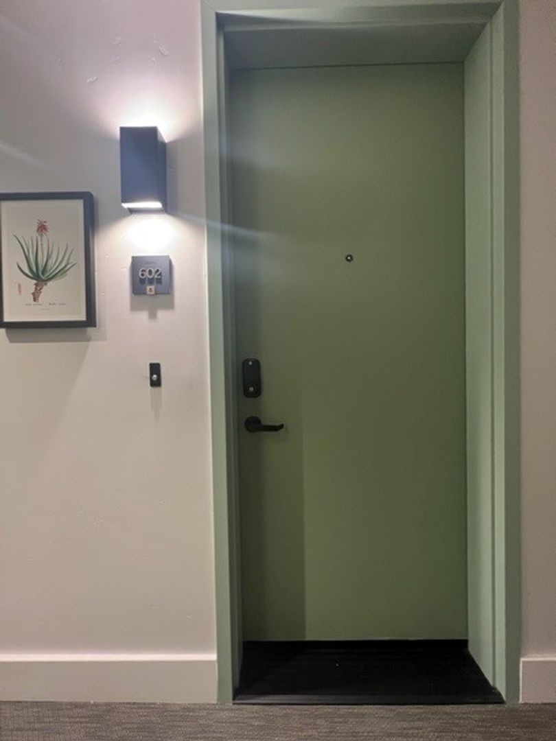 San Diego Apartment: 3067 5th Ave.