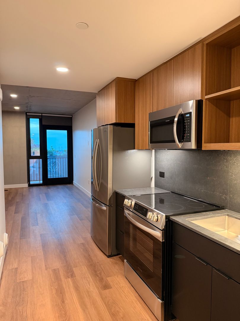 San Diego Apartment: 3660 Reynard Way