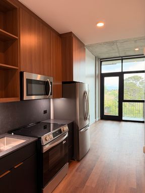 LUXURY PENTHOUSE STUDIO IN MISSION HILLS! 1/2 OFF FIRST MONTH'S RENT! LAUNDRY IN-UNIT, CENTRAL AC, BALCONY, PETS WELCOME, TOP FLOOR! – photo 1