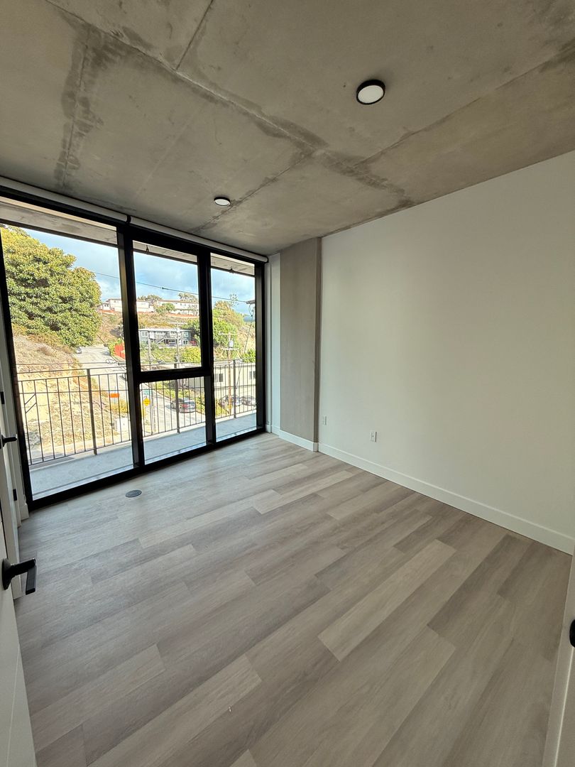 San Diego Apartment: 3660 Reynard Way